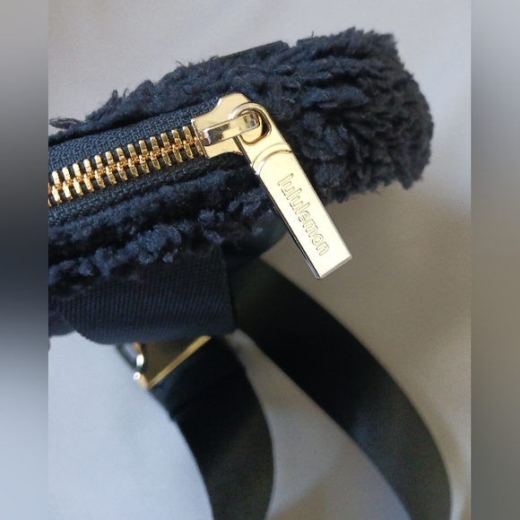 EUC Lululemon Waist Bag - Picture 4 of 8